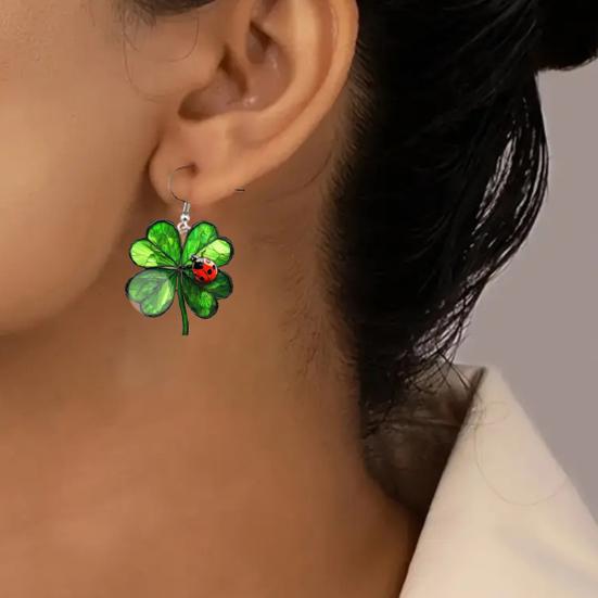 1 Paar vierblättrige Kleeblatt-Ohrringe für Damen, kleines grünes Kleeblatt, Marienkäfer-Ohrringe, Jubiläum, Geburtstag, Valentinstag, Verlobungen, Schmuckgeschenke für Mama