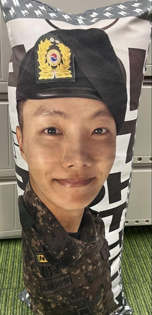 

[Б/У] Подушка JHOPE 66 см