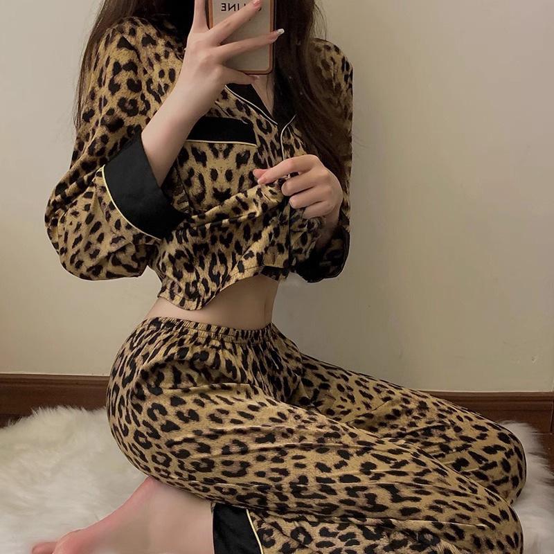 Korean Style Casual Long Sleeve Striped Pajamas for Spring/Autumn, Versatile Homewear with Fashionable, Relaxed Look.
