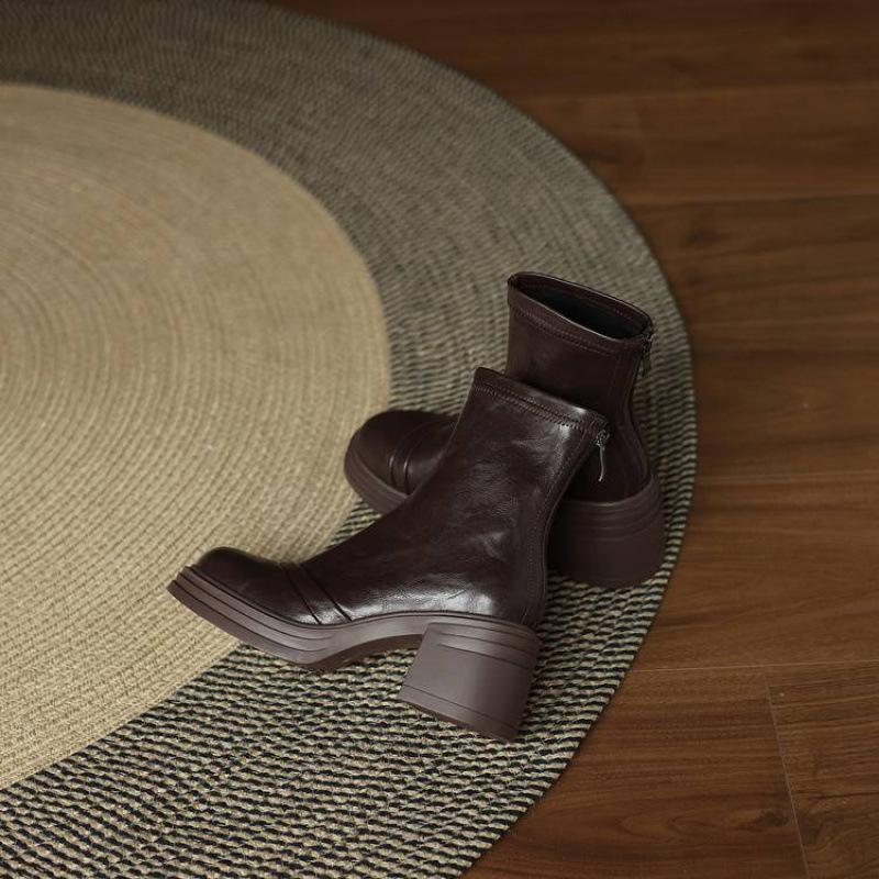 Autumn and Winter Round Head Solid Color Large Size Leather Boots Rear Zipper Middle Heel Round Head Comfortable Square Heel Thick Bottom Non-slip M