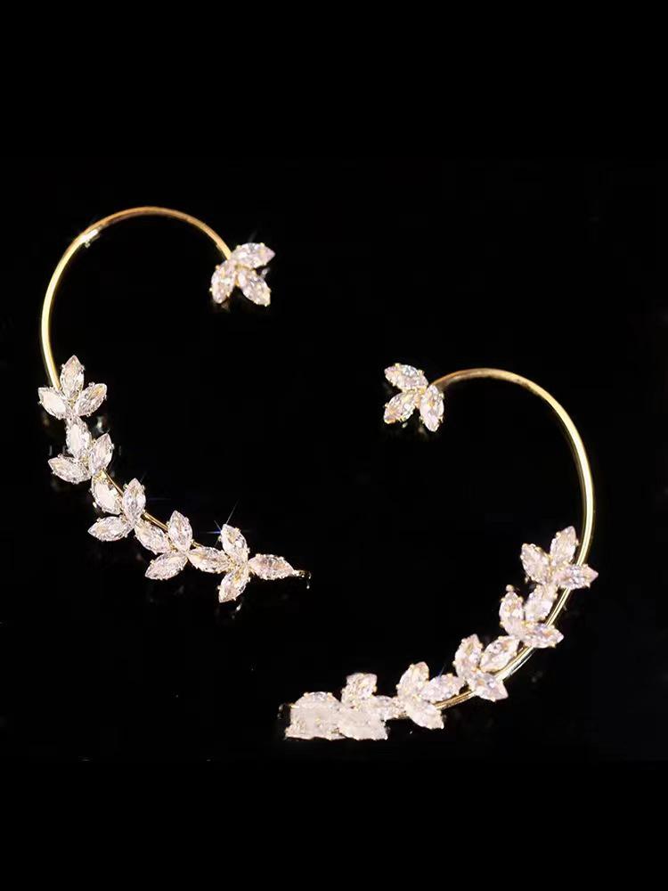 Korean Dongdaemun Star Tassel Snowflake Butterfly Ear Cuff Clip, No Piercing Required, 2025 Design.