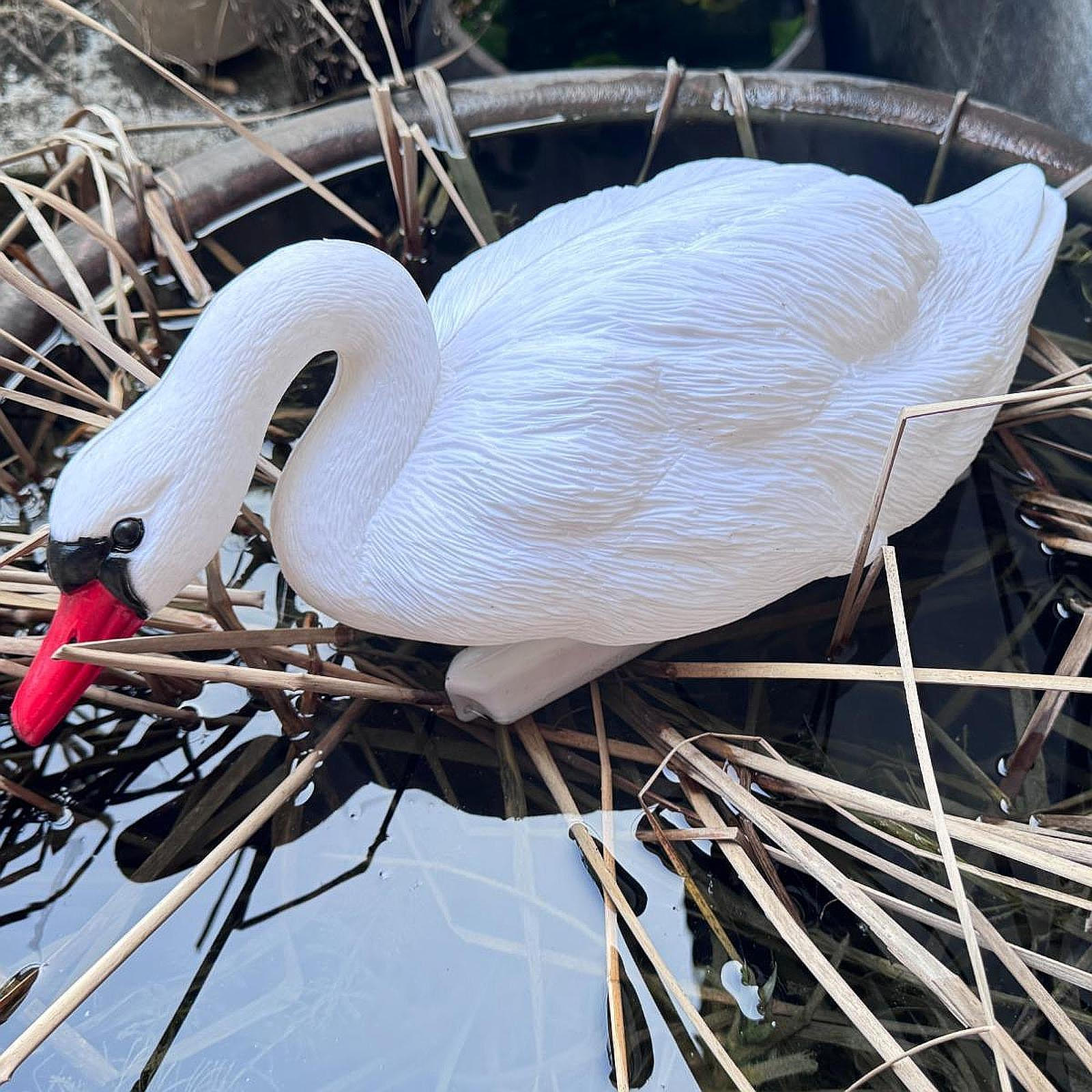 

Фигурка лебедя, садовая статуэтка гуся, плавающее украшение для бассейна и двора 46cmx20cmx17cm