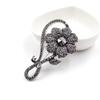 Nieuwe Zwarte Bloemen Broches met Strass voor Dames Vintage Elegante Grote Speld Winterjas Trui Broches Hoge Kwaliteit