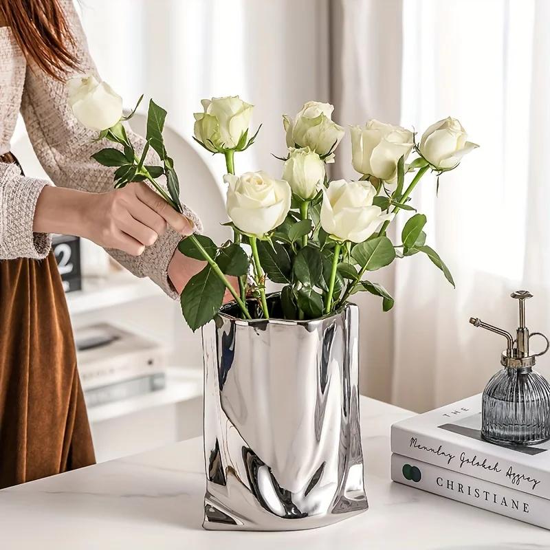 Luxurious And Elegant Creative Electroplated Silvery Ceramic Vase With A High-end Feel Suitable For Displaying Artificial Flower