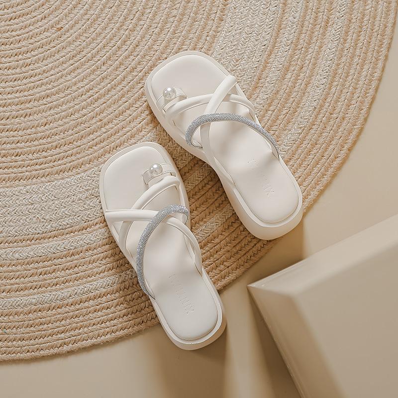 Thick-soled Sandals for Women In Summer New Style Pearl Rhinestone Clip Toe Outer Sandals Sponge Cake Sole Flip-flops for Women