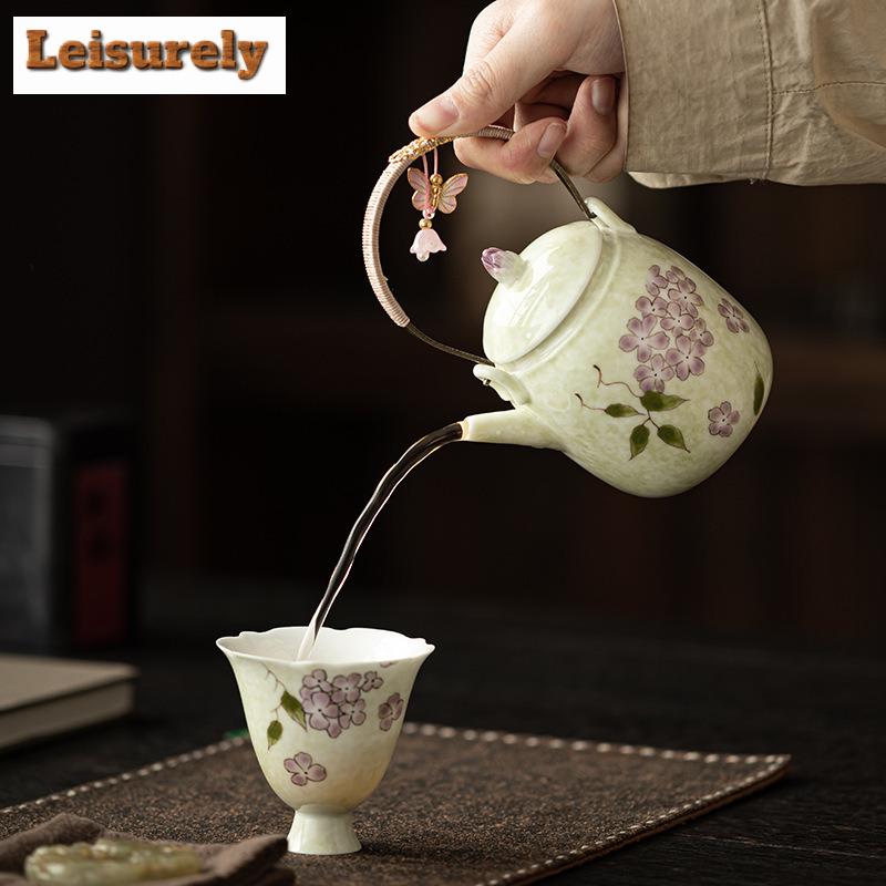 220ml Hand-painted Hydrangea Lifting Handle Teapot Luxury Tea Infuser Pot Tea Maker Kettle with Strainer Tea Services Ornaments
