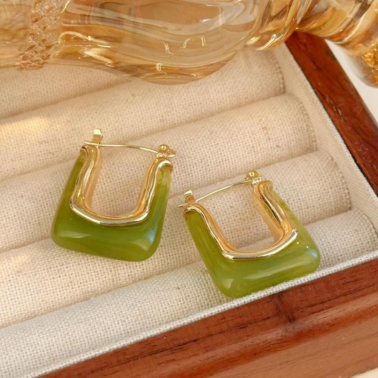 

Ретро акриловые серьги модной U-образной формы, высококлассные, с индивидуальным геометрическим дизайном, трансграничные, темпераментные, квадратные, трендовые One Size