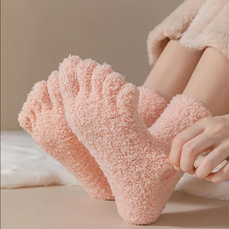 Herbst Winter Frauen Verdicken Korallen Fleece Fünf Finger Socken Weiche Mittelrohr Socken Hause Boden Schlafsocken Split Toe Socken
