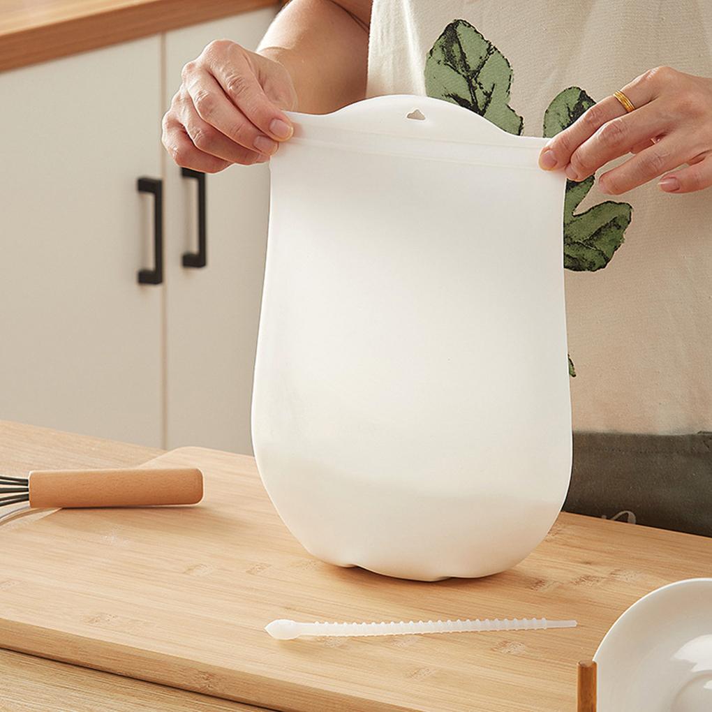 Vielseitig einsetzbarer Silikon-Knetbeutel für alle Küchenanforderungen. Wiederverwendbarer Knetbeutel. Mehlmischbeutel.