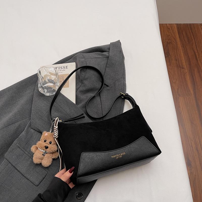 Popular leopard print large-capacity underarm bag, new autumn oblique span bag, niche commuter shoulder bag.