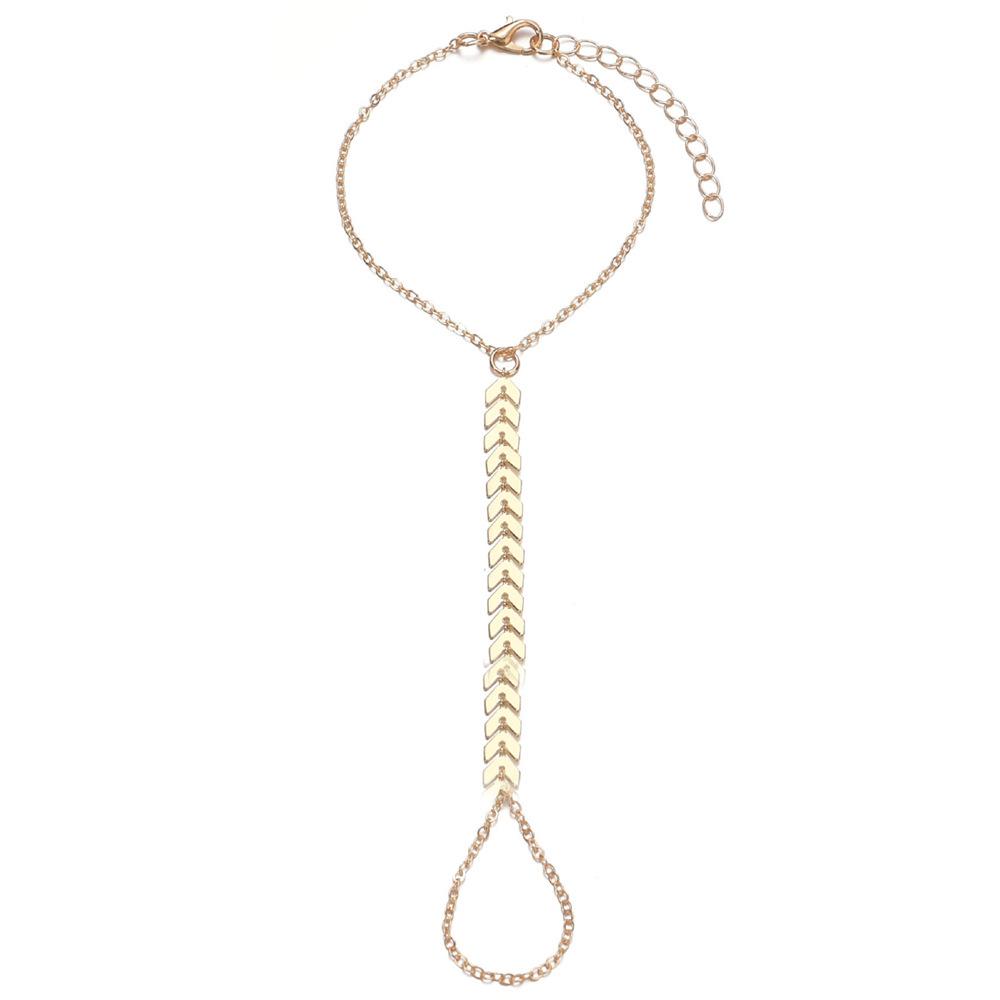 Bracciale Schiava Europeo Creativo in Cristallo Zirconia: Catena Quadrata con Perline e Collegamento al Dito da Donna