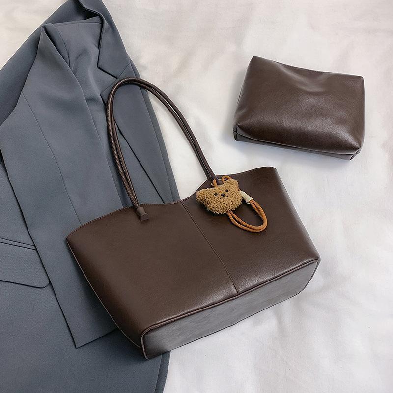 

Сумка з нішевим дизайном, зима 2024, нова сумка великої місткості, жіноча модна проста сумка через плече в іноземному стилі without pendant