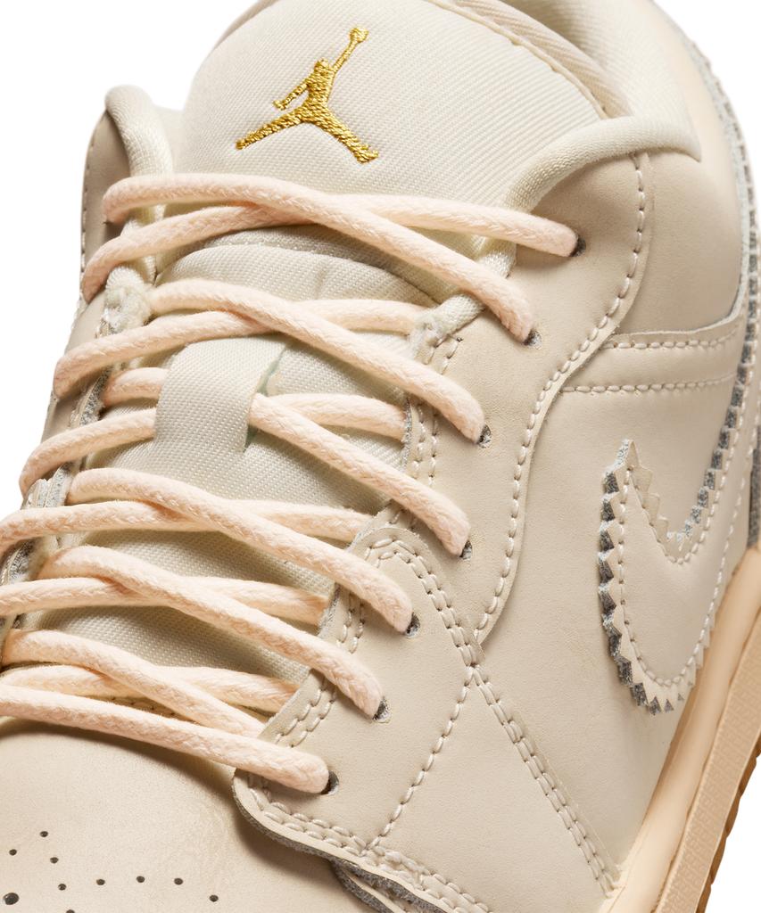 Nike Air Jordan 1 Low Se W - Chalk:Metallic Gold:Pearl White:Chalk / Io0759-100