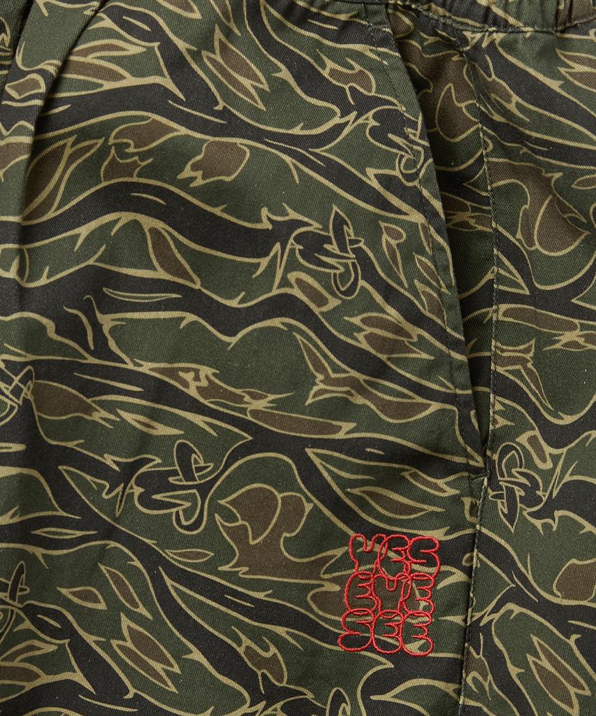 YESEYESEE C Logo Wide Shorts Camo