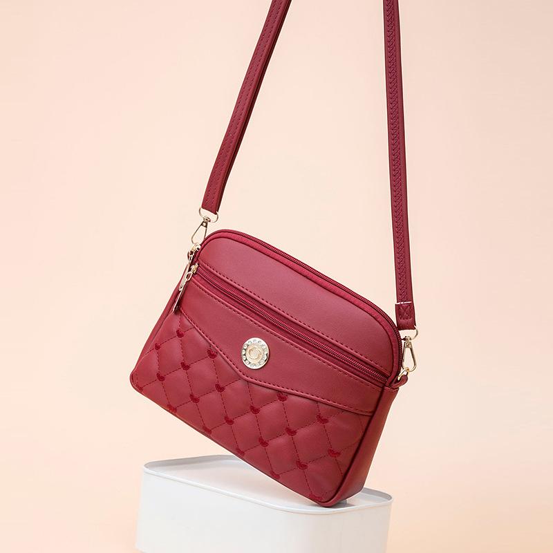 

For Spring and Summer, We Offer Large-capacity Bucket Bags for Ladies and Mothers, Fashionable Embroidered Heart-shaped Pu Trendy Women s Bags length 26 height 18 width 7CM