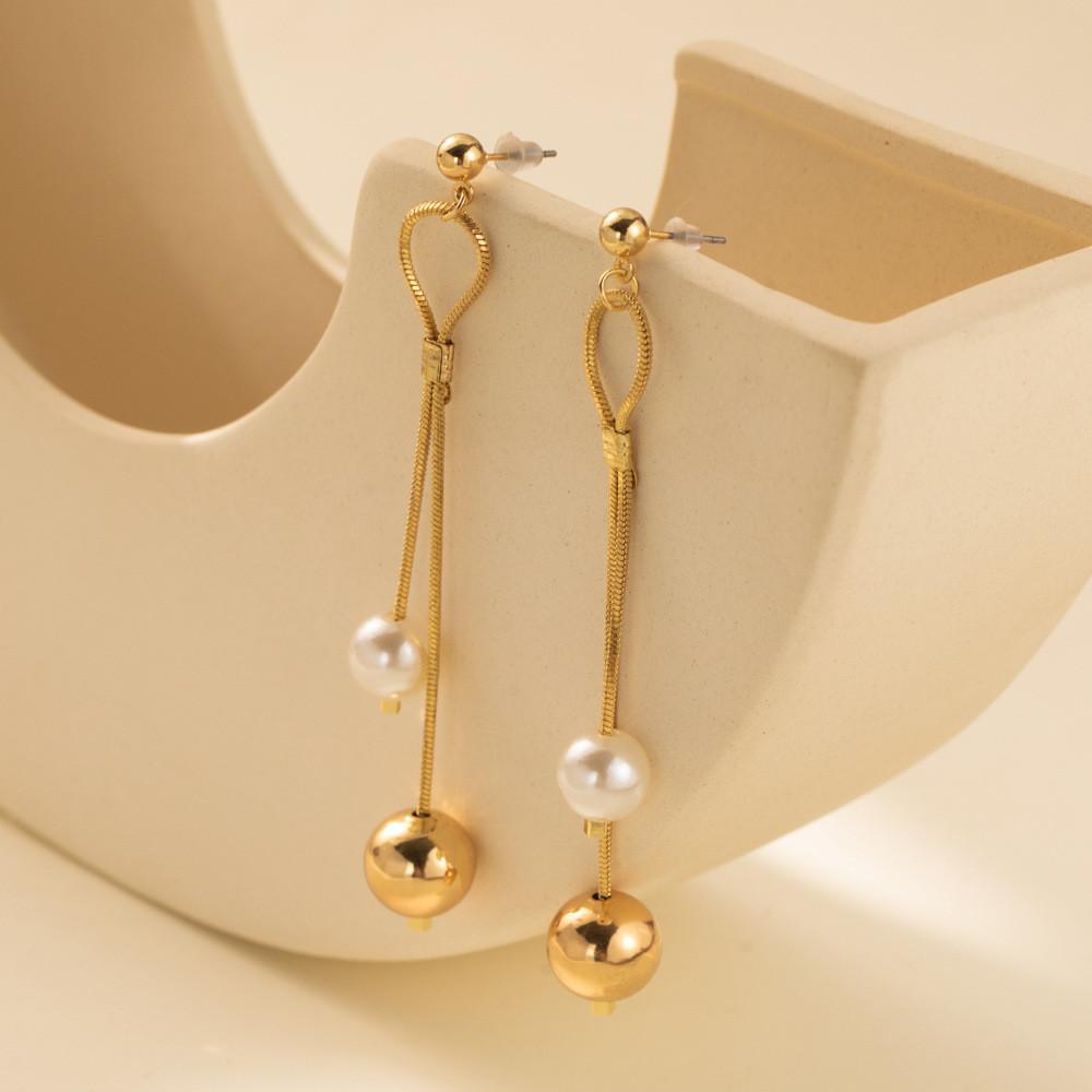 Trend 2023 New Asymmetrical Pearl Earrings Gold Plated Design