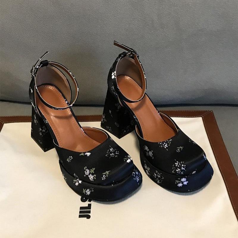 The Same Retro Mary Jane Shoes Waterproof Table Thick Heel Non-slip Black High Heels Women's Spring and Summer 2025 New Models