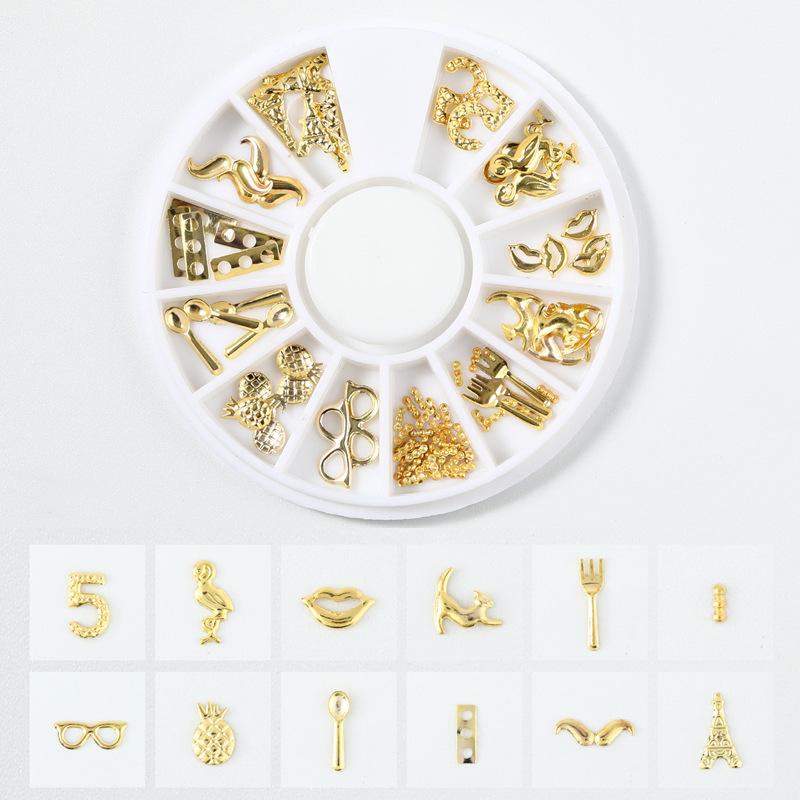 Goldener Schmuck Stern und Mond Nietendesign Wasseraufkleber Nagelsticker Nagelkunst Dekoration Hohle Legierung Nageldekoration