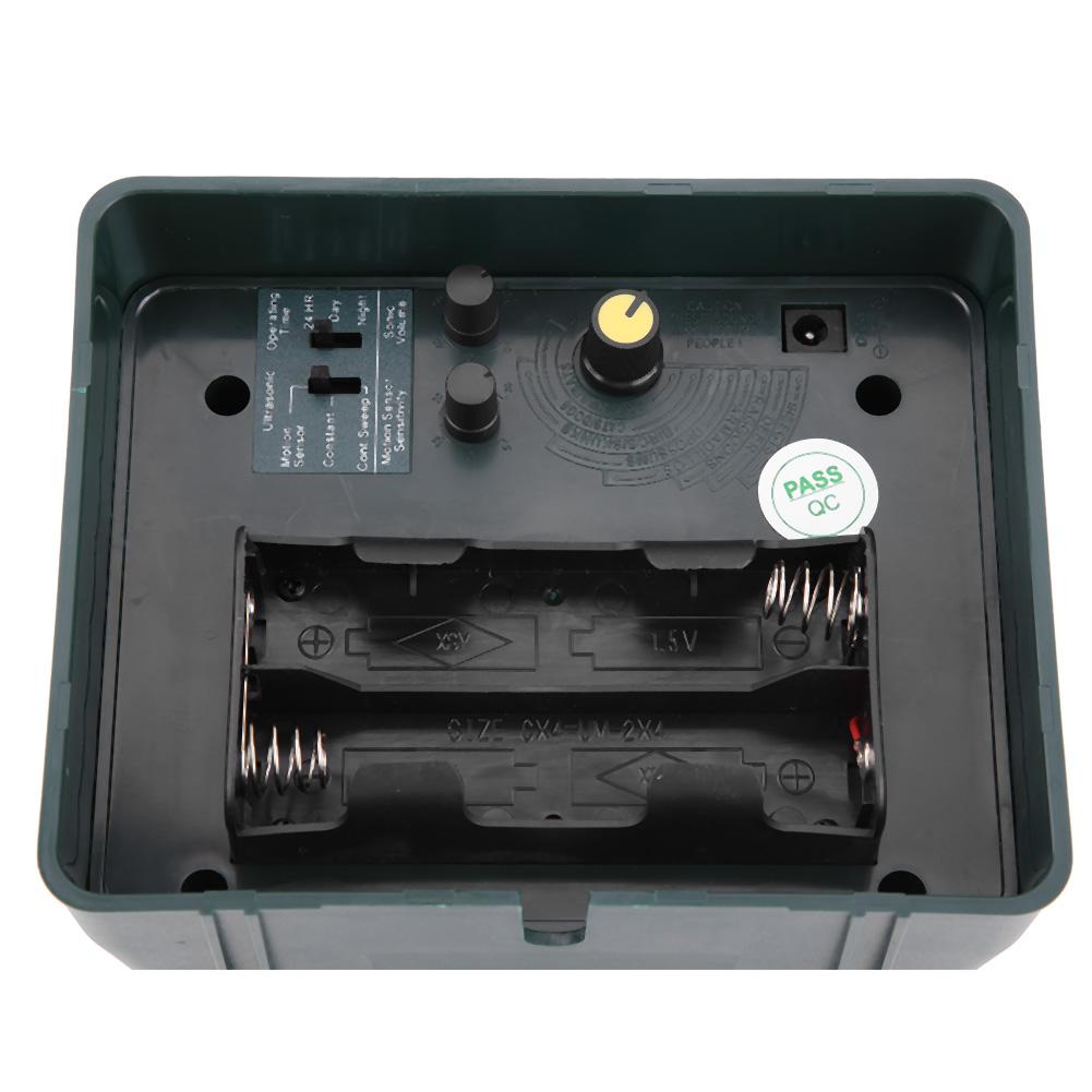 Ultrasonic 4 Flash Alarm Sounds Electronic Pest Repellent with Remove Control Animals 220 V