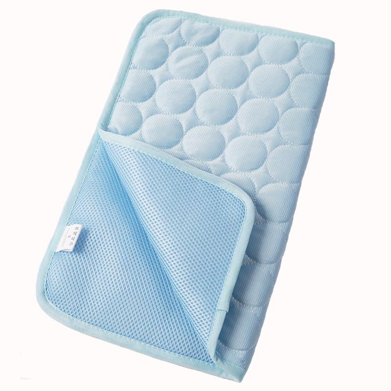 Summer Ice Silk Cooling Mat for Pets - Soft, Comfortable, and Breathable Mat for Cats and Dogs.