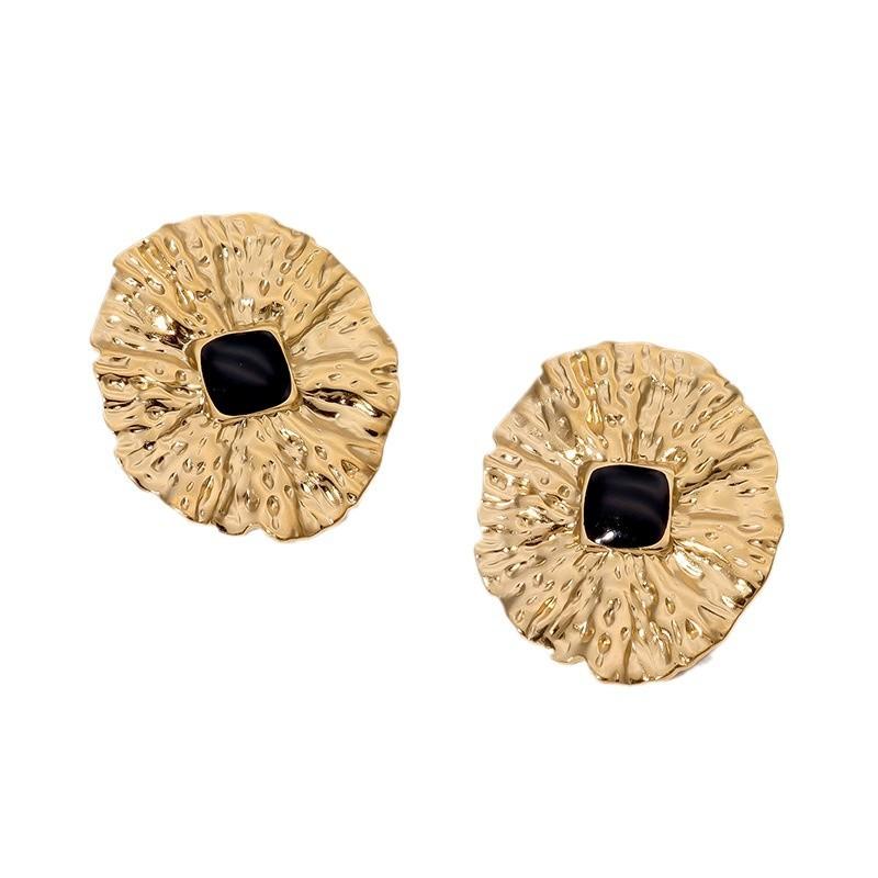 Waterproof Vintage Medieval French Light Luxury High-end Earrings Retro Temperament Design Stainless Steel Stud Earrings Women