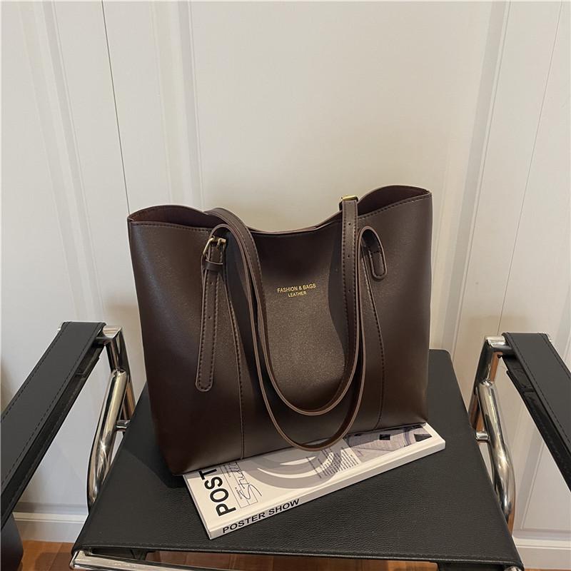 High-Quality Fashionable Women's Large-Capacity Winter Tote Bag: Versatile, Niche, Light Luxury Shoulder Bag 2026