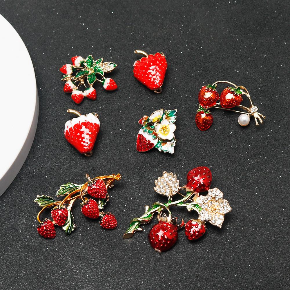 Creative Strawberry Brooch With Rhinestone Embellishments For Fashion Accessories
