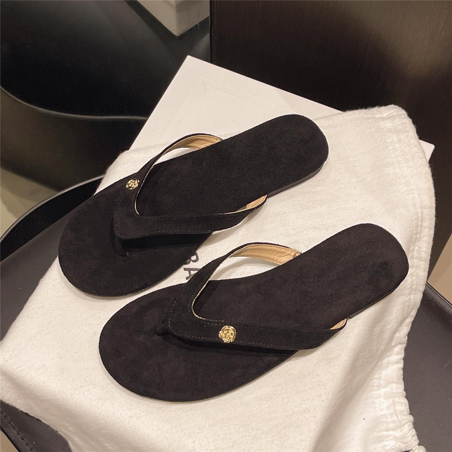 

Soft bottom outer wear sandals simple foot pinching summer new flat bottom non-slip holiday beach flip-flops women s tide 39 чёрный