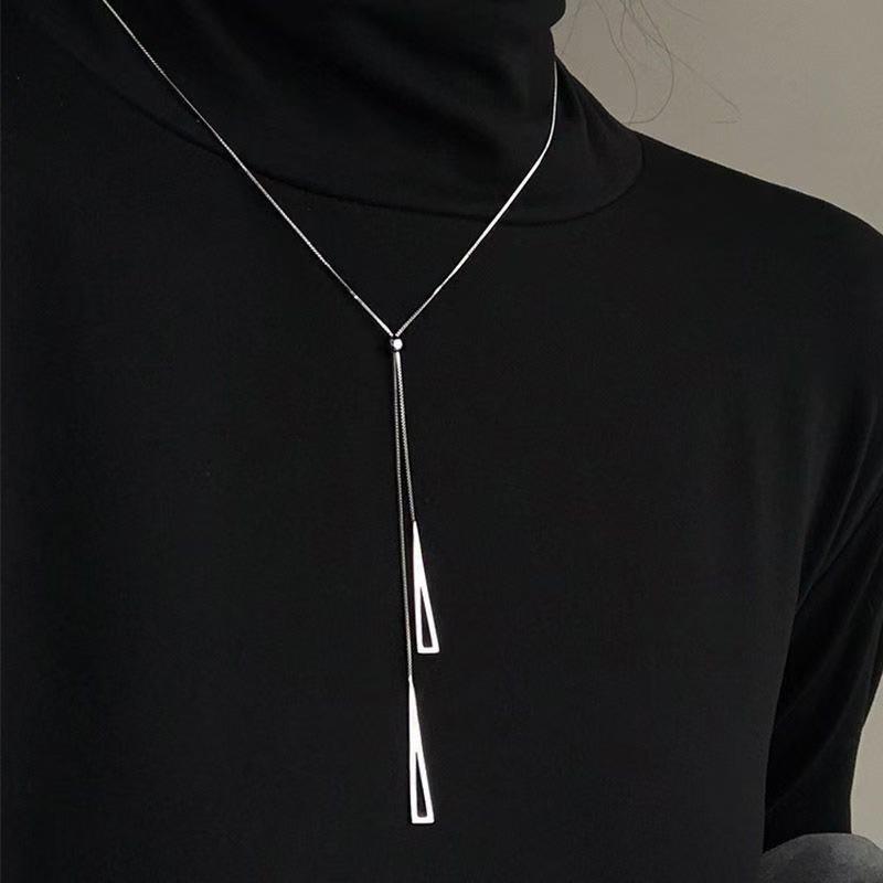 Hollow oval geometric necklace Korean simple fashion sweater chain niche versatile cold jewelry versatile