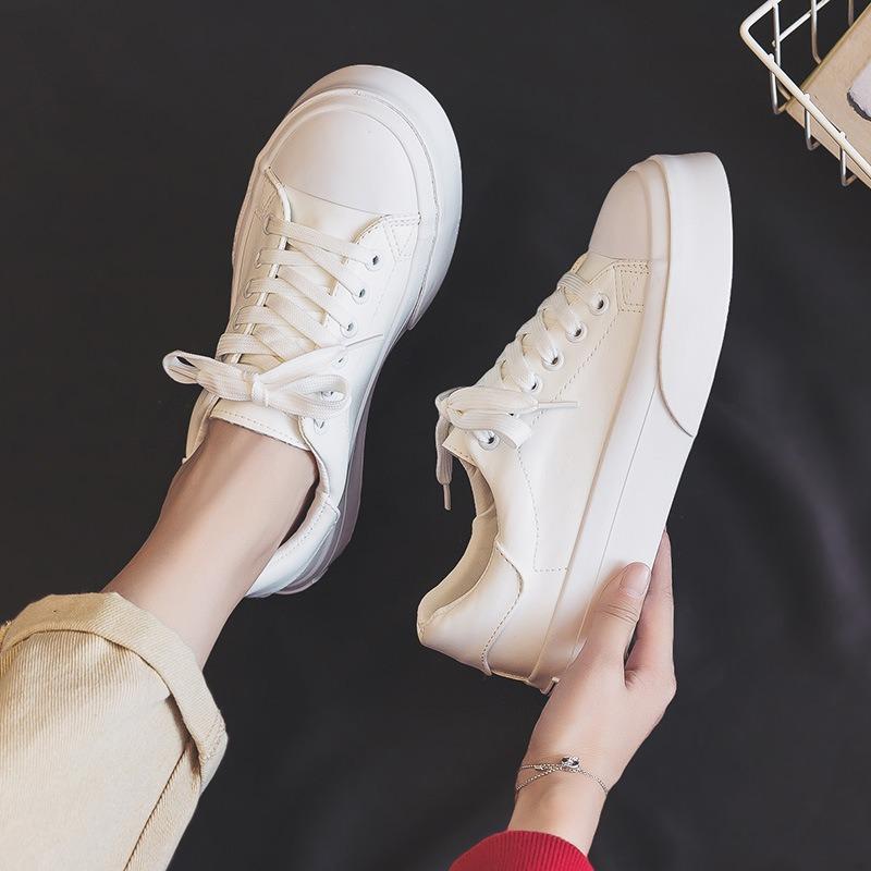 Jesienne nowe buty na grubej podeszwie podwyższające, urocze buty z dużą główką, studenckie casualowe małe białe buty, buty sportowe damskie