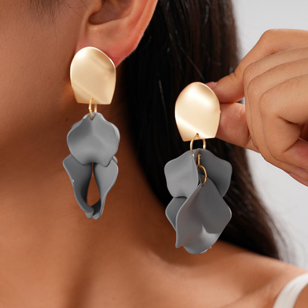 Personalized acrylic irregular pleated flower silver needle earrings unique earrings