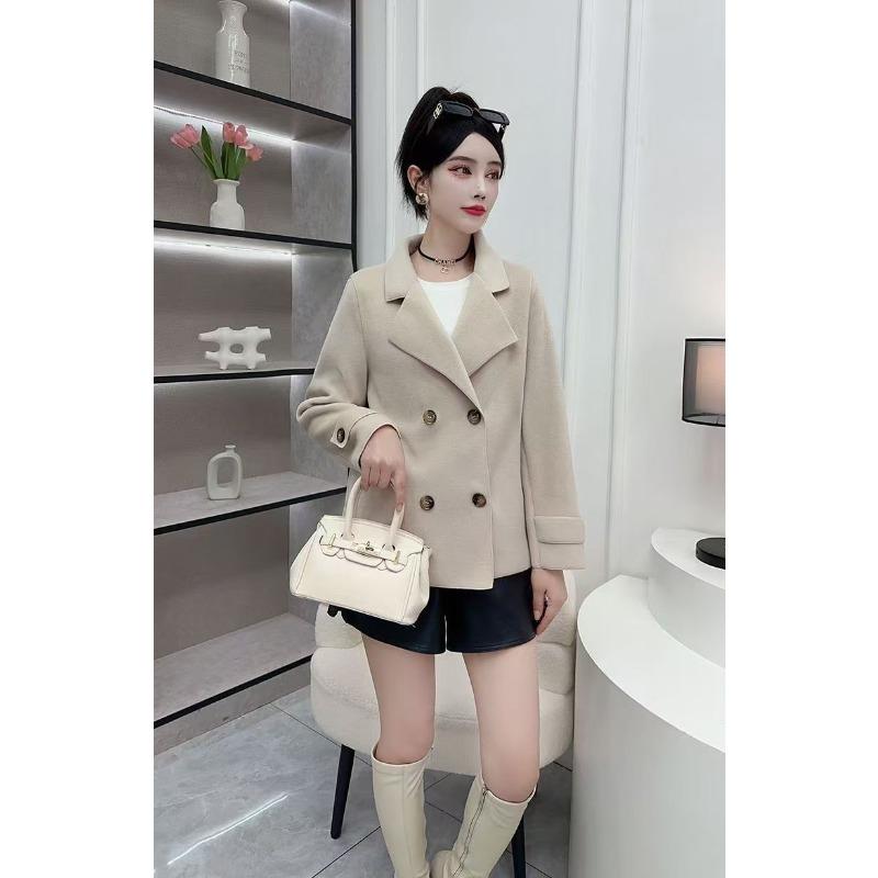 Stylish Double-faced Velvet Coat for Women, Short Petite Slimming Autumn and Winter Outerwear with Fashionable Lapel