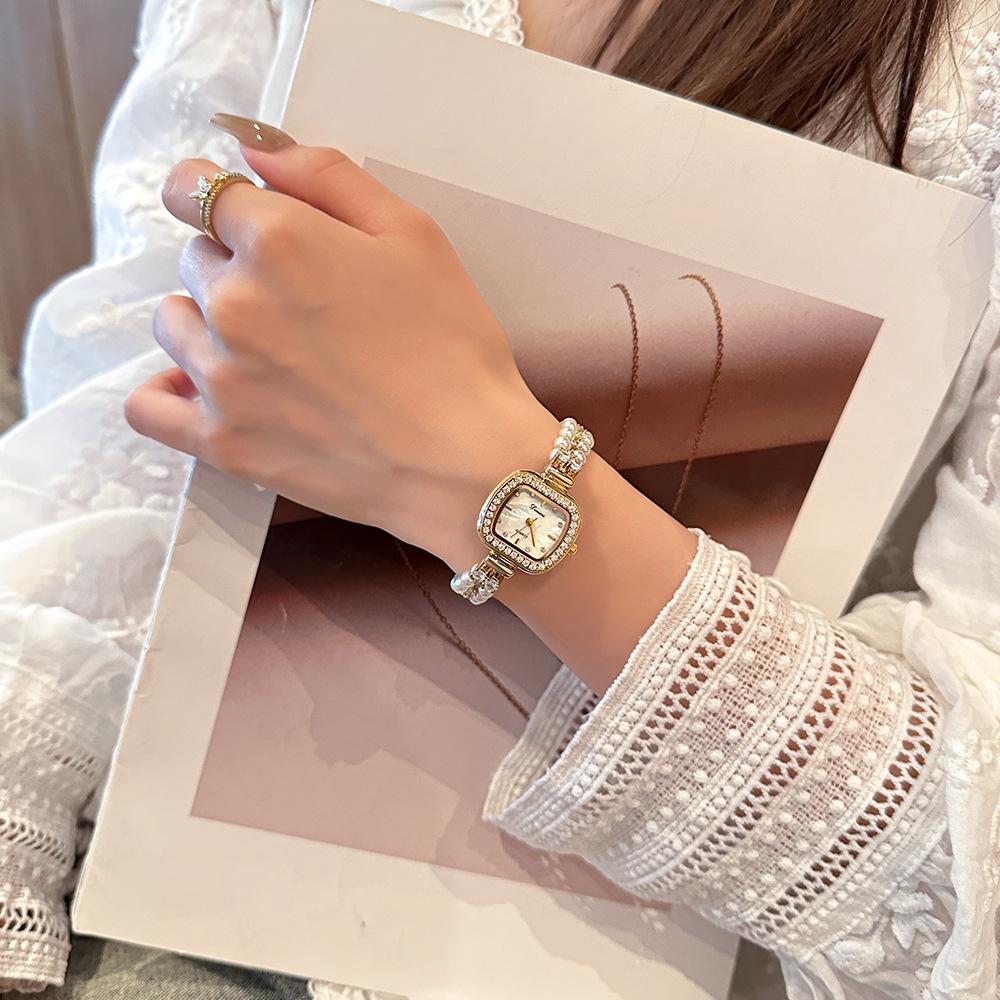 Ceas de cuarț pătrat cu diamante la modă de lux ușoară, temperament elegant, brățară de perle, ceas de zi cu zi