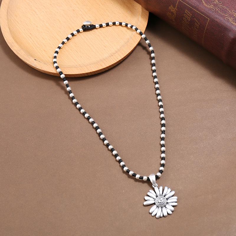 

Retro ethnic style imitation Thai silver necklace femininity versatile long hanging chain simple flower collarbone chain jewelry set