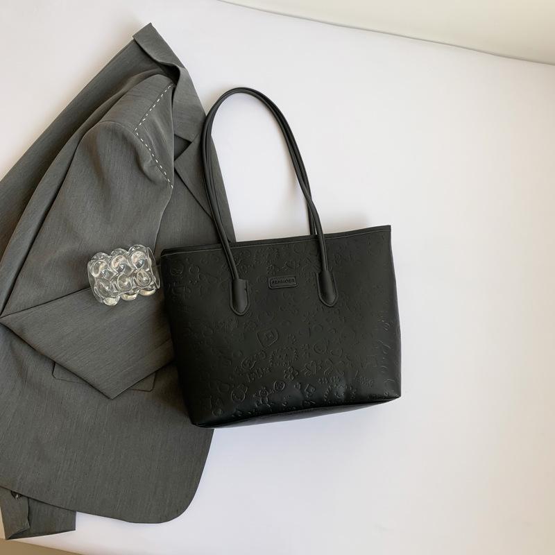 Autumn 2024 Fashionable Embossed Korean Style Shoulder Tote Bag