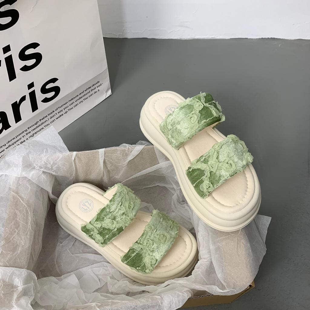 Beautiful slippers for women's summer wear, new thick-soled heightened non-slip skirt, beach cool slippers