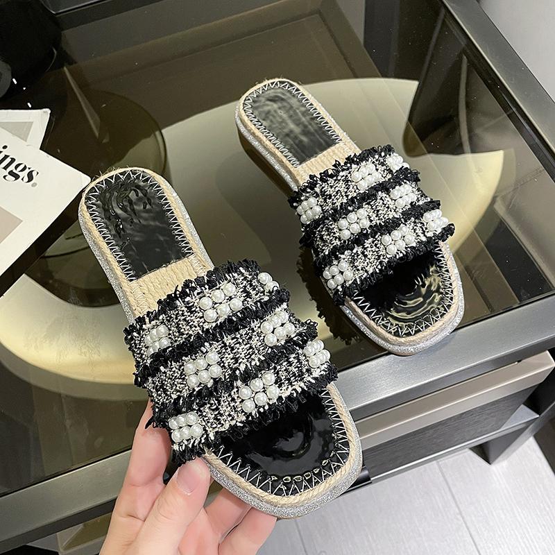 Fashion Pearl Flat Bottom Sandals Women Summer Outdoor Wear New Retro Square Head Tassel One Strap Soft Bottom Open Toe Slippers