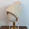 Süße und niedliche Haarbällchen-Strickmütze für Damen, Herbst und Winter, warmer Gehörschutz, Band, umgeschlagene Krempe, Wollmütze, die das Gesicht zeigt, kleine Pullovermütze