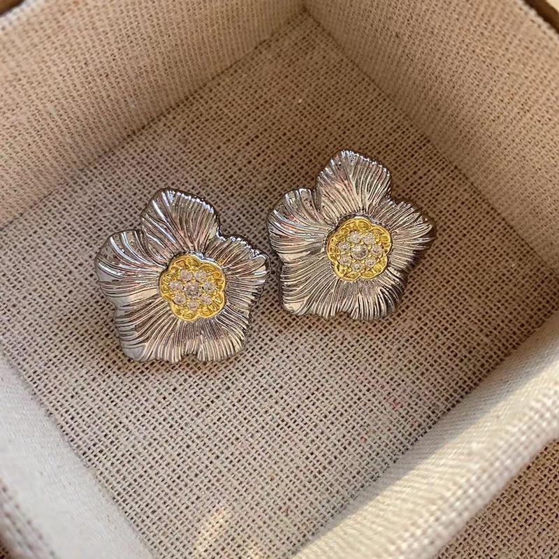 Huitan Big Flower Earrings Metal Ear Stud for Women Temperament Sweet Female Accessories Daily Wear Modern Fashionable Zircon