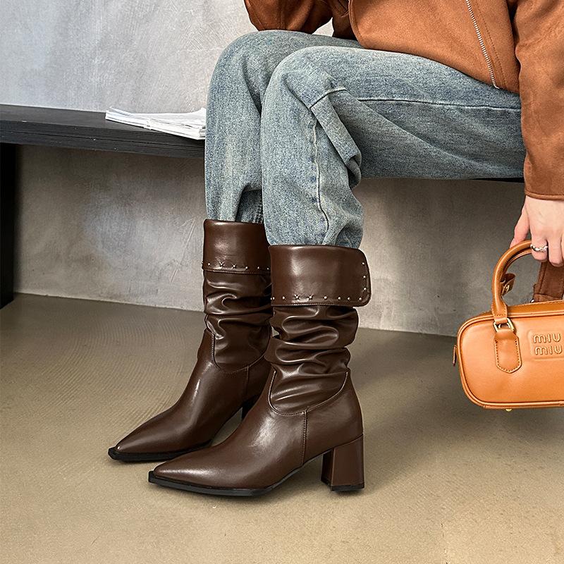 2025 new autumn and winter stacking boots mid-heel pointed rivets pleated thick heel lapel short Martin boots