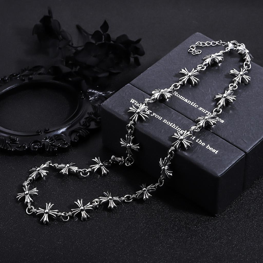 Europäische und amerikanische Kreuzhalsketten für Männer, leichte Luxus-High-End-Armbänder für Frauen, modische und einzigartige Pulloverketten, Schlüsselbein-Kette