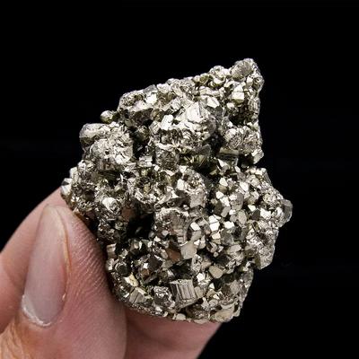 1 adet Yüksek Kaliteli Doğal Peru Pirit Cevheri Taşı Kristal Mineral Numune Pirit Küp Küme Enerji Ev Dekorasyonu