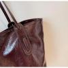High-End Autumn Leather Tote Bag: Large Capacity, Simple Design Shoulder Bag for Commuting
