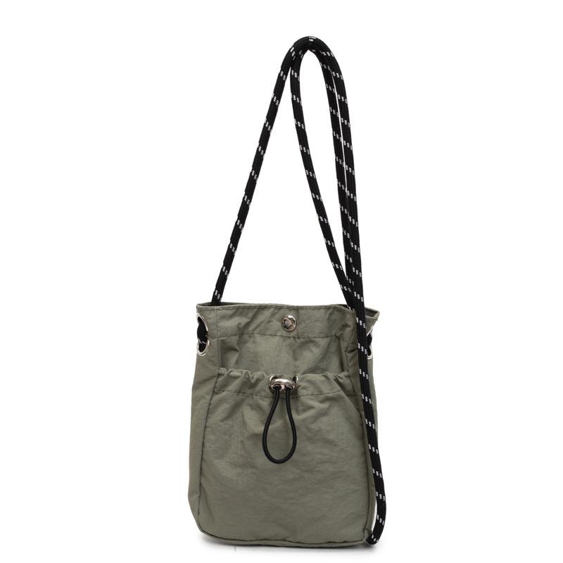 Casual simple small bag women's 2025 autumn and winter new nylon mobile phone bag versatile fashion personalized messenger