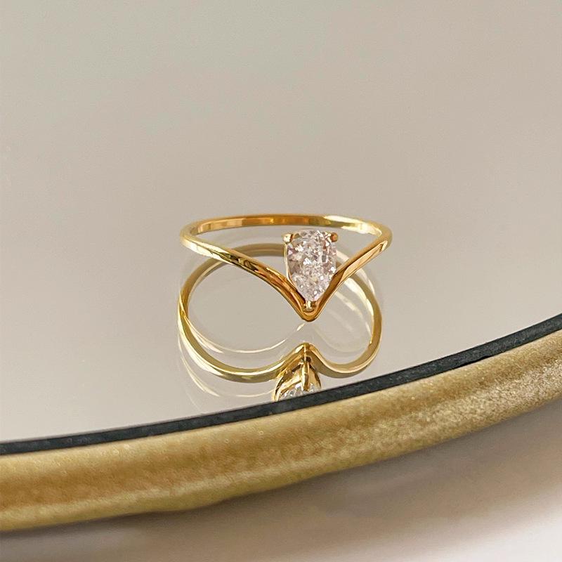 

18K Gold-Plated V-Shaped Zircon Water Drop Ring for Women Size 9 золотой