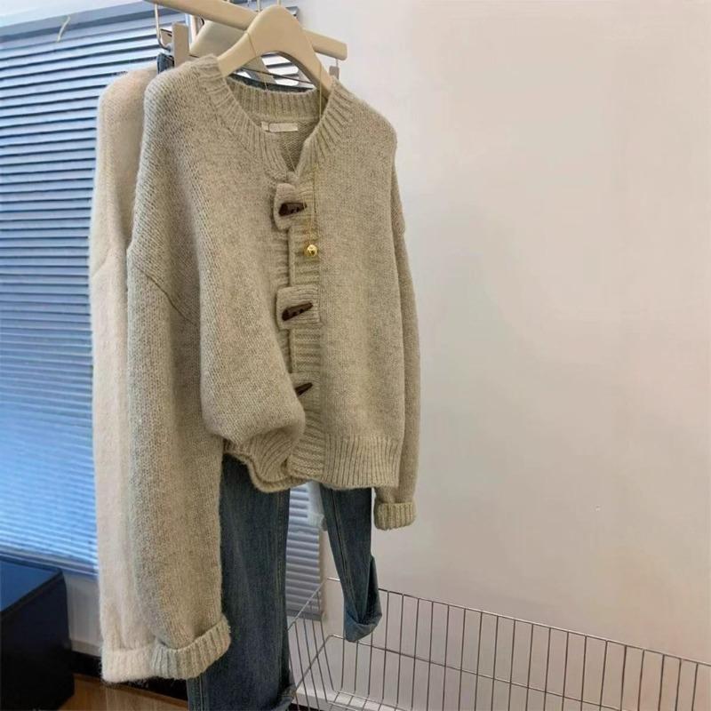 Retro Horn Button Sweater Jacket Women's Autumn and Winter Lazy Wind Short Small Wool Knitted Cardigan