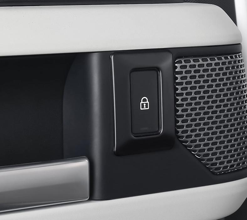 Adesivo Luminoso Anti-Toque Acidental para Botão de Trava de Porta para Land Rover Defender 2020-2025.