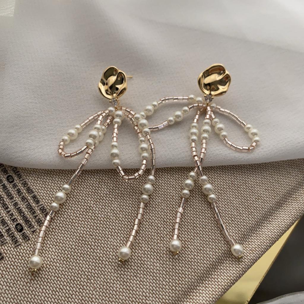 Retro Temperament Pearl Bow Flower Earrings Women'S Senior French Design Earrings