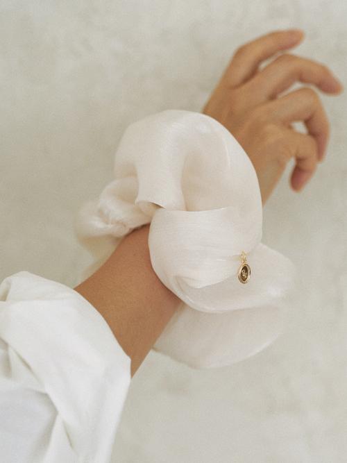 Oar Roon Scrunchie [Ivory]