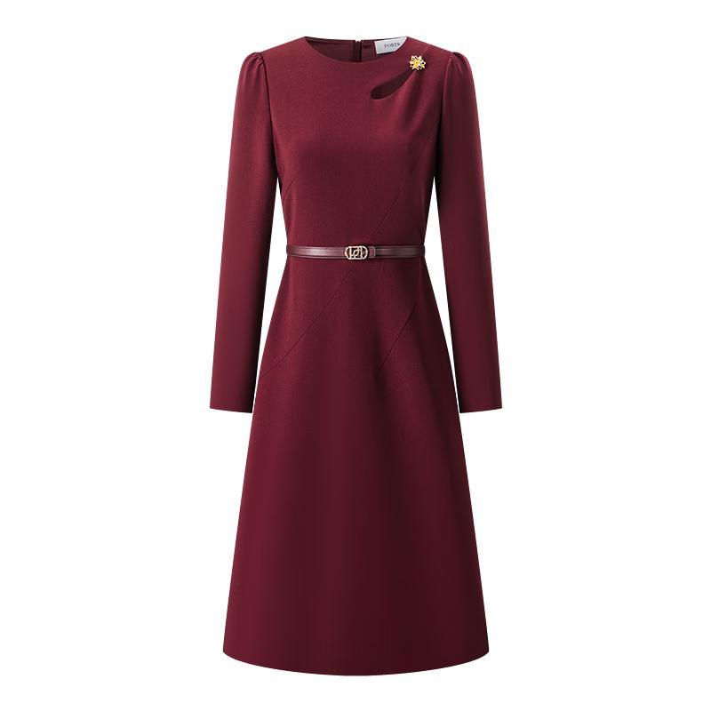 

PORTS Женское платье-костюм с брошью S (4)